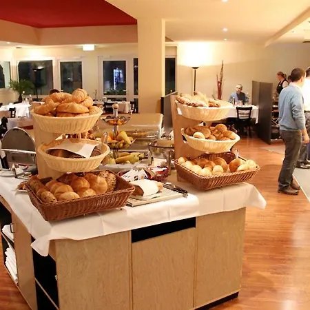 מלון Ara Classic 3*